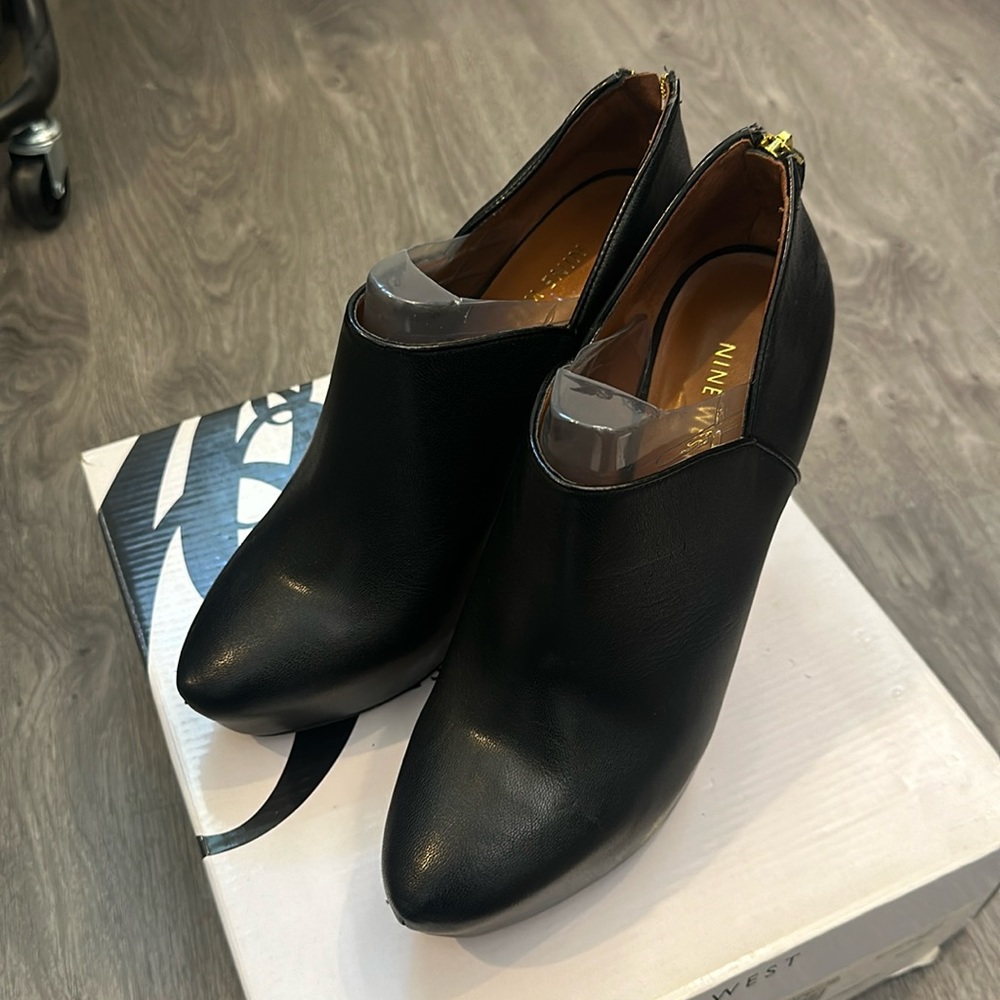 Nine West platform booties 🔥